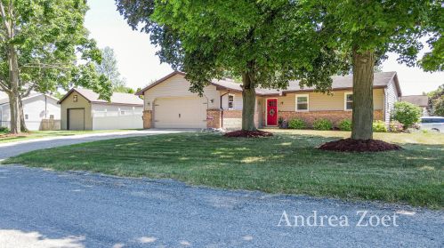 521 Edward St, Middlevle MI 49333-9775 exterior