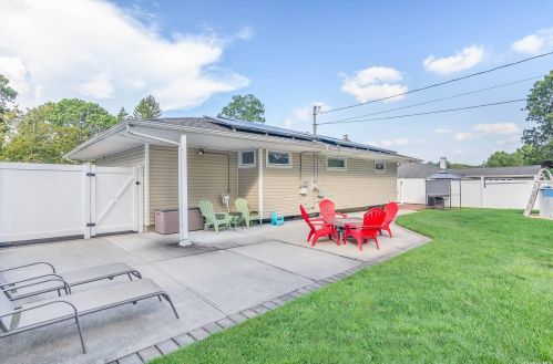 18 Donna Ln, Commack NY 11725-5204 exterior