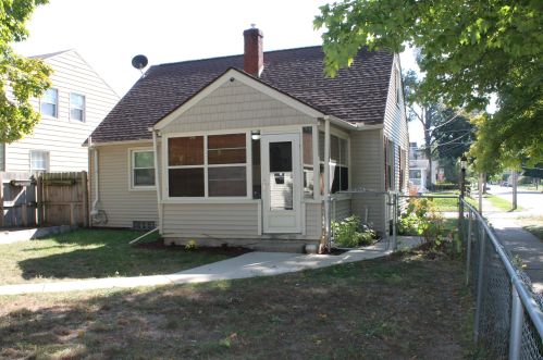 801 Eleanor St, Grand Rapids MI 49505-4223 exterior