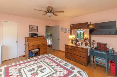 35 Sycamore Dr, Middletown NY 10940-5406 exterior