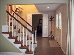 16933 Meadows Cir, Cleveland OH  44136-6232 exterior