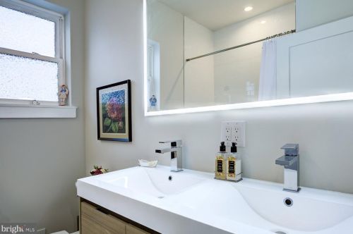 934 Ellsworth St, Philadelphia PA 19146-3010 exterior