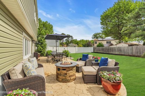 35 Arno St, Oakhurst NJ 07755-1002 exterior