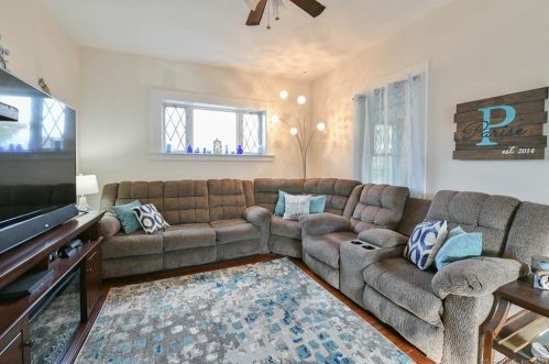 1490 Hartford Tpke, North Haven CT 06473-1245 exterior