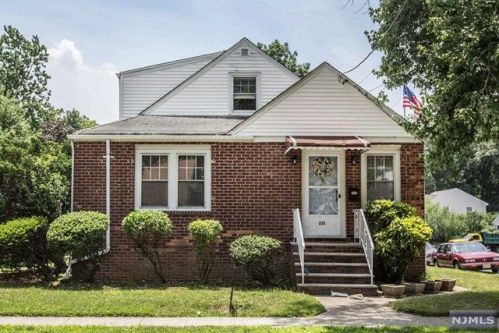 221 New Milford Ave, Dumont NJ  07628-2322 exterior