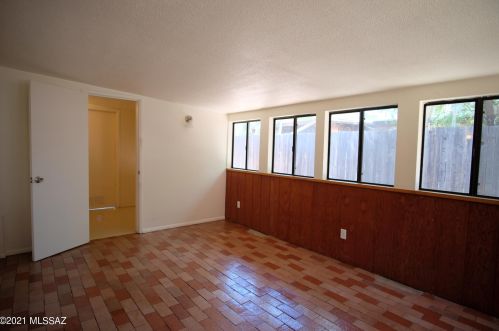 41 Montego Dr, Tucson AZ  85710-1312 exterior