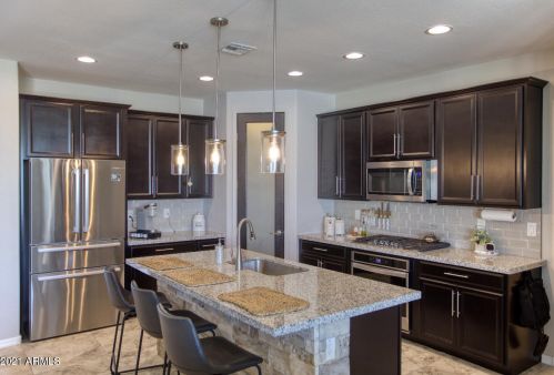 1921 Lantana Dr, Chandler, AZ 85286-2170