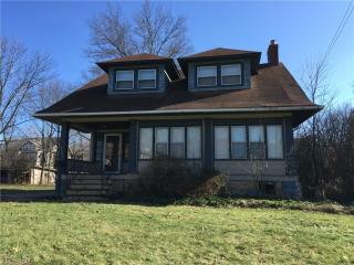 3186 Whitethorn Rd, Cleveland OH  44118-1715 exterior