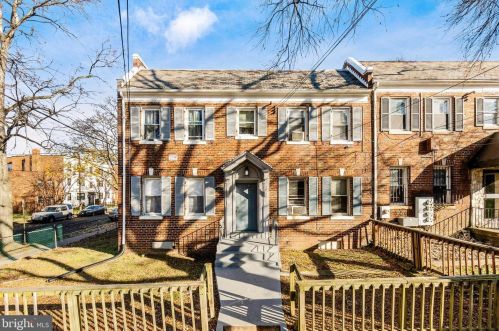 1600 18th St, Washington DC  20009-2510 exterior