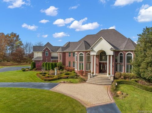 2384 Pebble Creek Dr, Rochester, MI 48363-2228