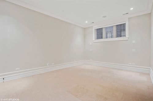 716 Schubert Ave, Chicago IL 60614-1247 exterior