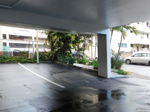 1658 Liholiho St, Honolulu HI  96822-2983 exterior