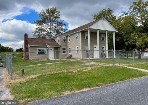 998 Plunkert Rd, Littlestown PA 17340-9643 exterior