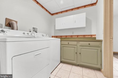 1739 Conard Rd, Lancaster PA 17602-1302 exterior