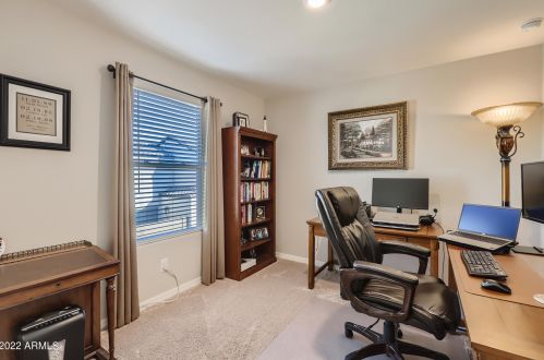 8037 Albeniz Pl, Phoenix AZ  85043 exterior