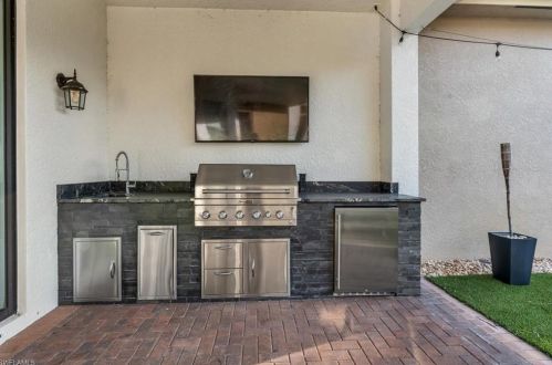 3376 Atlantic Cir, Naples FL 34119-8636 exterior