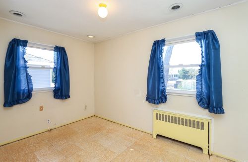 3 Cloverfield Rd, Valley Stream NY exterior