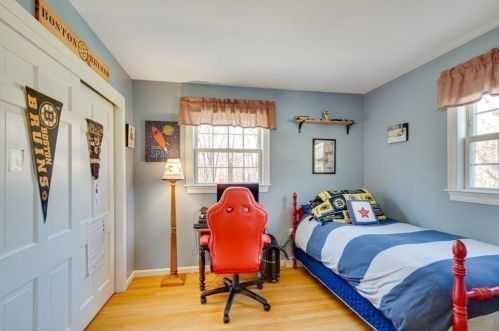 105 Hillside Rd, North Andover MA 01845-5316 exterior