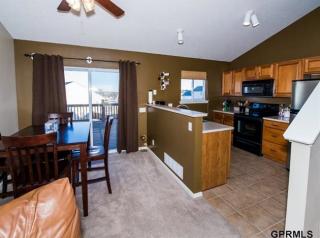 15844 Rosewood St, Omaha NE  68136-3231 exterior