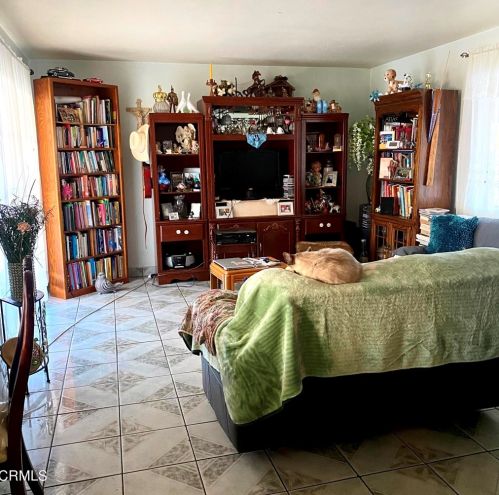 372 H St, Oxnard CA 93030-4824 exterior