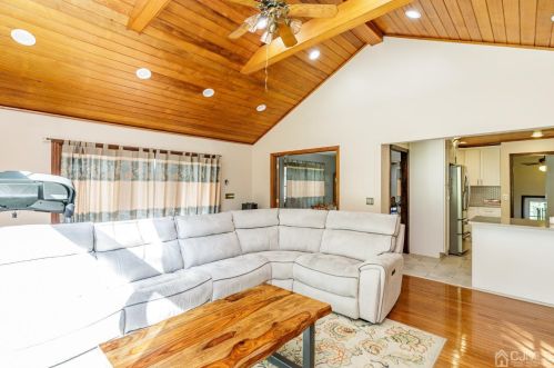 527 Rockport Rd, Hackettstown NJ 07840-5224 exterior