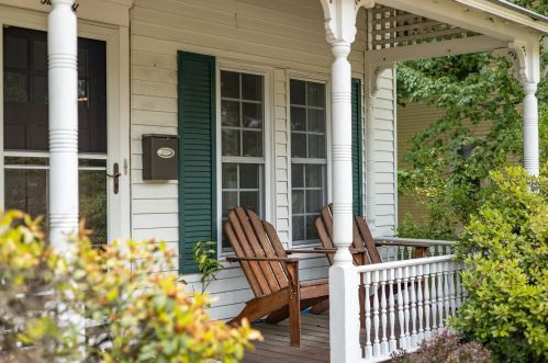 20 White St, Concord, NH 03301-4176