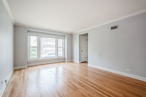 7415 Claremont Ave, Chicago IL 60645-1741 exterior