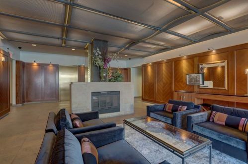 100 Wisconsin Ave, Madison WI  53703-2104 exterior