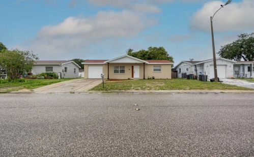 9737 Morehead Ln, Port Richey FL  34668-4233 exterior