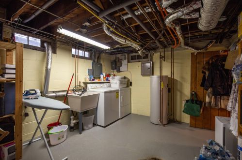 301 Carlisle Ave, Milwaukee WI 53217-4826 exterior