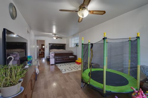 4327 Sacramento, Chicago IL 60655-2302 exterior