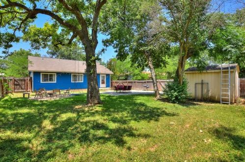 802 8th St, Georgetown TX 78626-5406 exterior