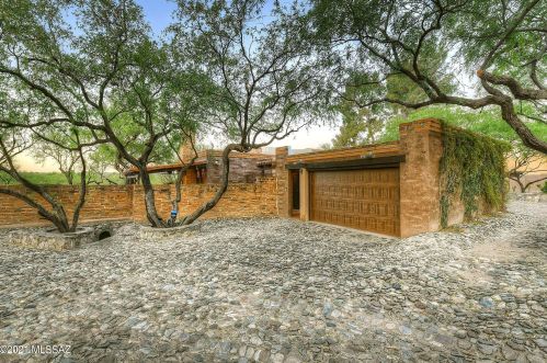 11330 Tanque Verde Rd, Tucson AZ  85749-8525 exterior