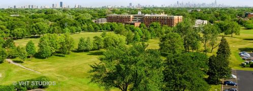 7033 Kedzie Ave, Chicago IL 60645-2845 exterior