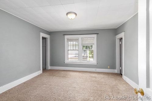 912 Virginia St, Grand Rapids MI 49506-1511 exterior