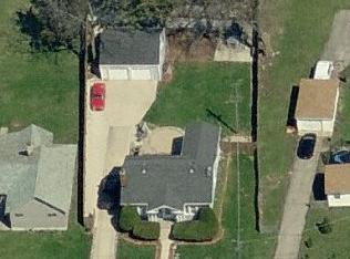 1024 2nd Ave, Aurora IL  60505-3827 exterior