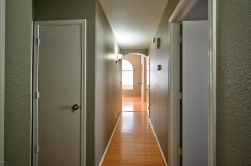 7043 28th Ave, Phoenix AZ  85051-8452 exterior