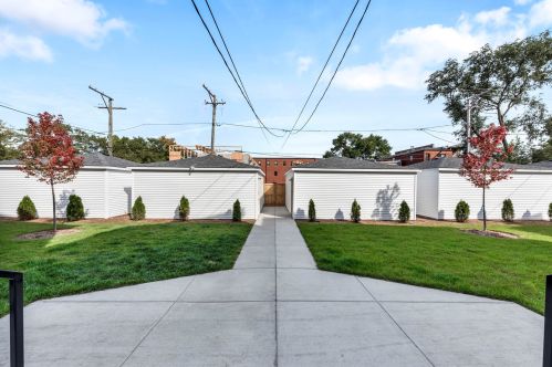 2852 Harrison St, Chicago IL 60612-3333 exterior