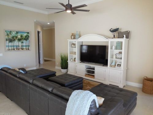 5300 Hawkesbury Way, Naples FL 34119-9583 exterior