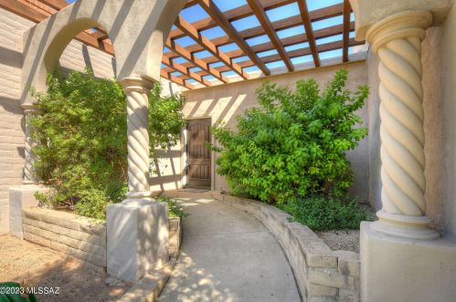 1326 Camino Seco, Tucson, AZ 85710-6527