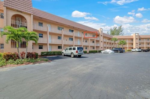 400 Forest Lakes Blvd, Naples FL 34105-5558 exterior