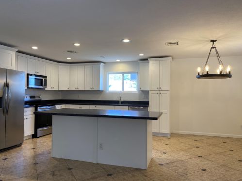 3704 Country Gables Dr, Phoenix AZ  85053-4643 exterior