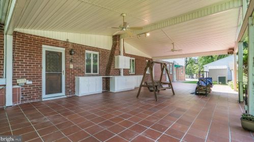 1078 Corn Crib Dr, Huntingdon Valley PA 19006-3306 exterior