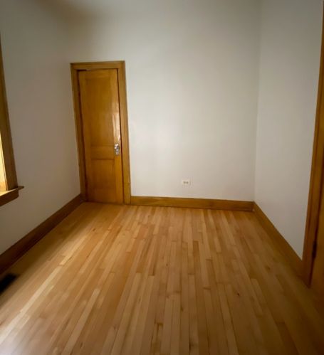 5819 Whipple St, Chicago IL 60659-3709 exterior