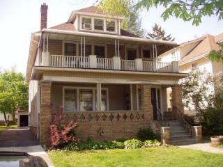 3132 Meadowbrook Blvd, Cleveland OH  44118-2802 exterior