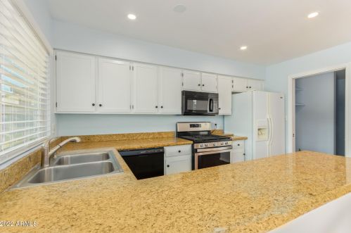 18822 13th Ave, Phoenix AZ 85027-5504 exterior