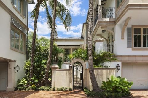 3675 Gordon Dr, Naples FL 34102-7961 exterior