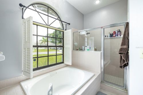 12001 Lynmoor Dr, Riverview FL 33579-7034 exterior