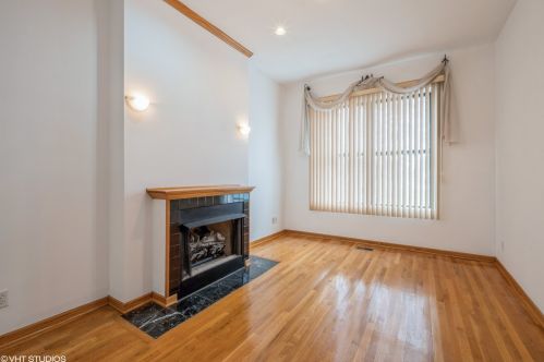 4200 Calumet Ave, Chicago, IL 60653-2614