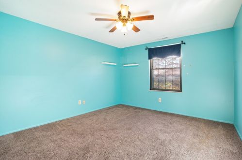 7238 Beacon Hill Dr, Pittsburgh PA 15221-2556 exterior